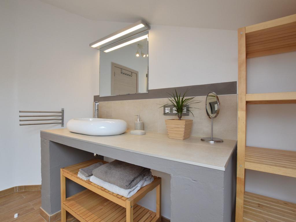 Modern Holiday Home In Bastogne With Fenced Garden Eksteriør billede