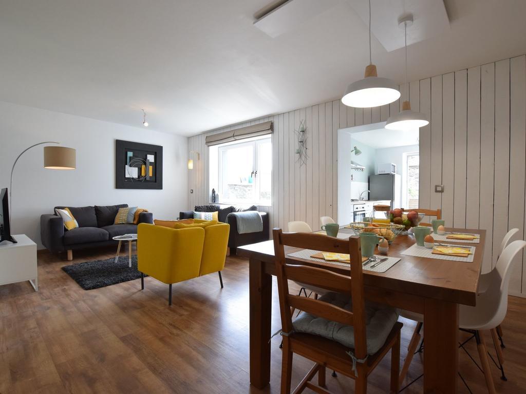 Modern Holiday Home In Bastogne With Fenced Garden Eksteriør billede